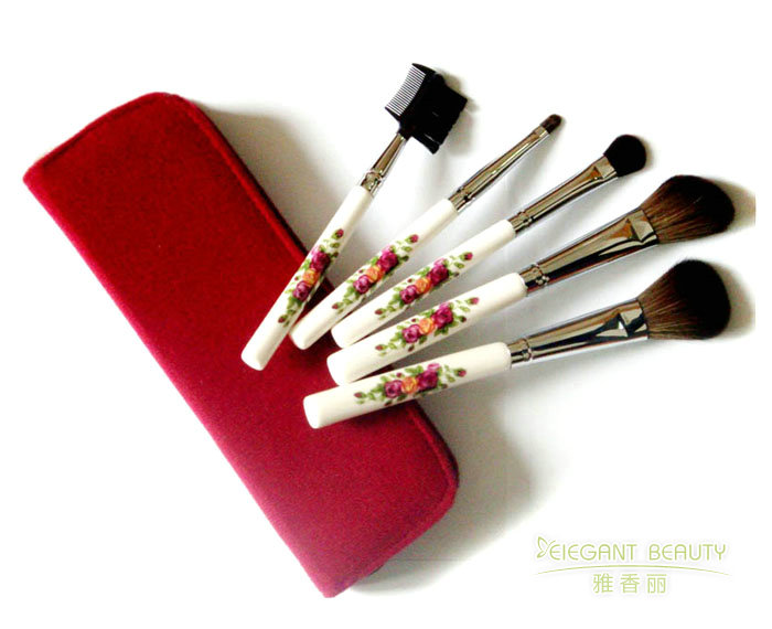 化妝刷套裝的清洗與消毒:保持衛(wèi)生的小妙招